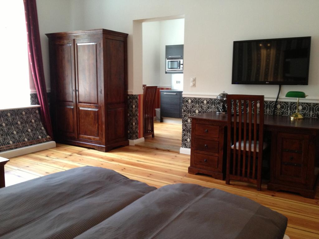 Large Double Room Garden View